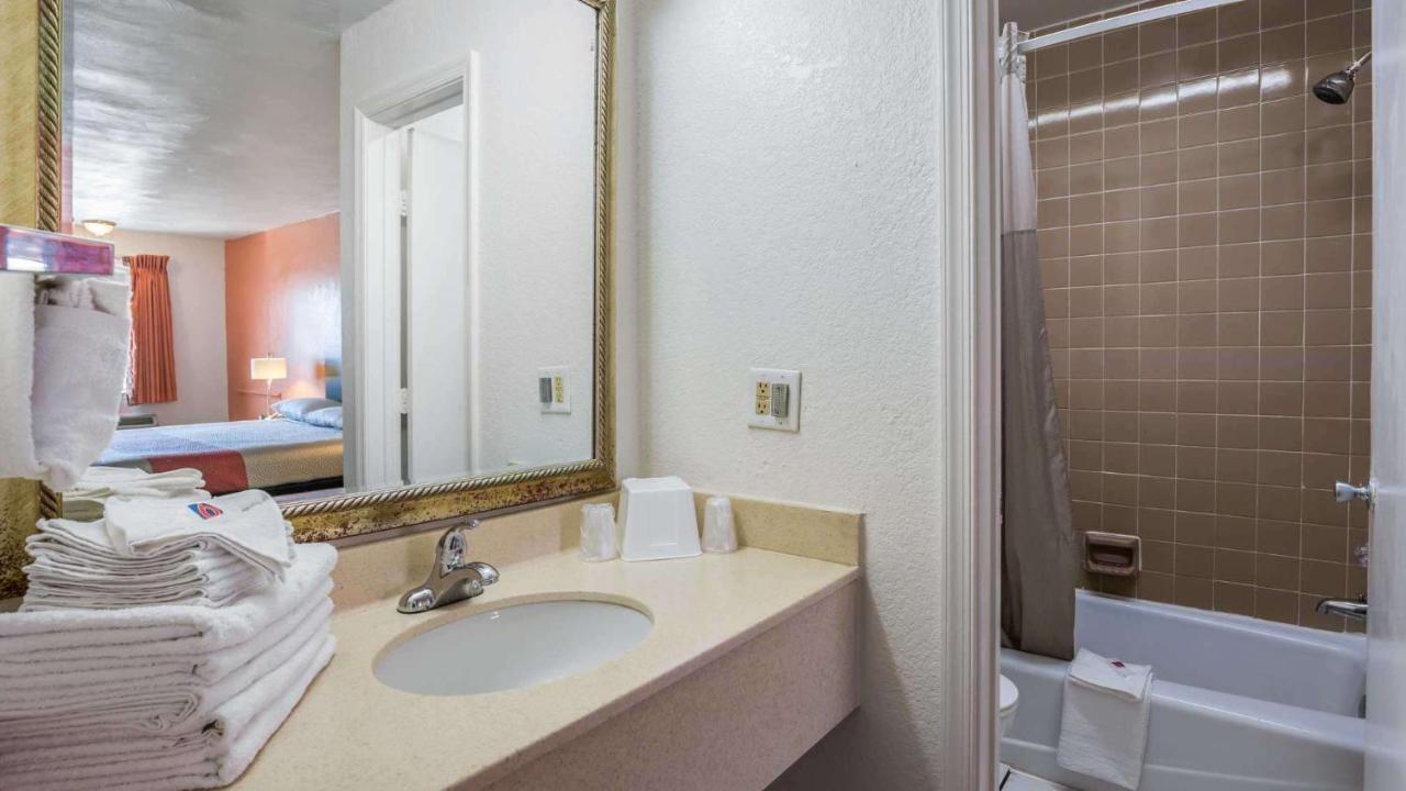 Motel 6-Portsmouth, Va Экстерьер фото